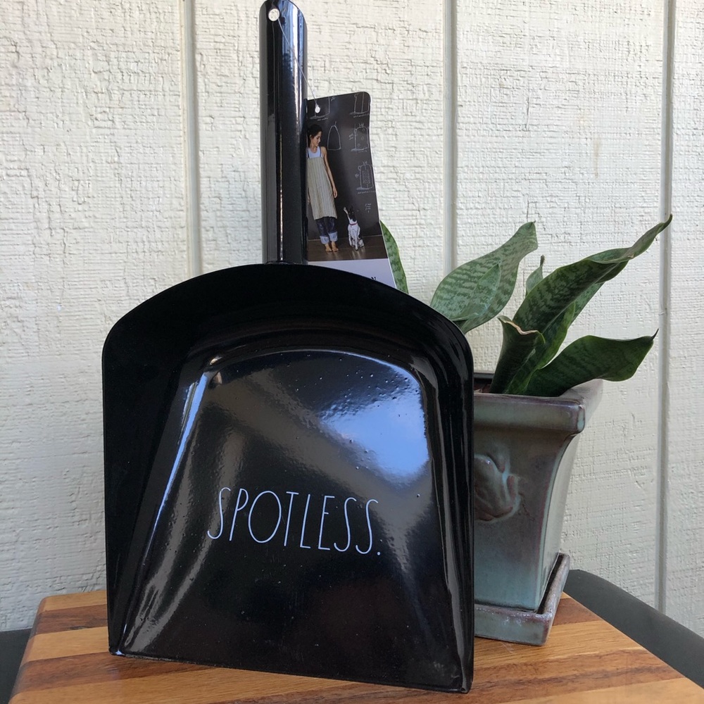 Rae Dunn “SPOTLESS.” Metal Dustpan